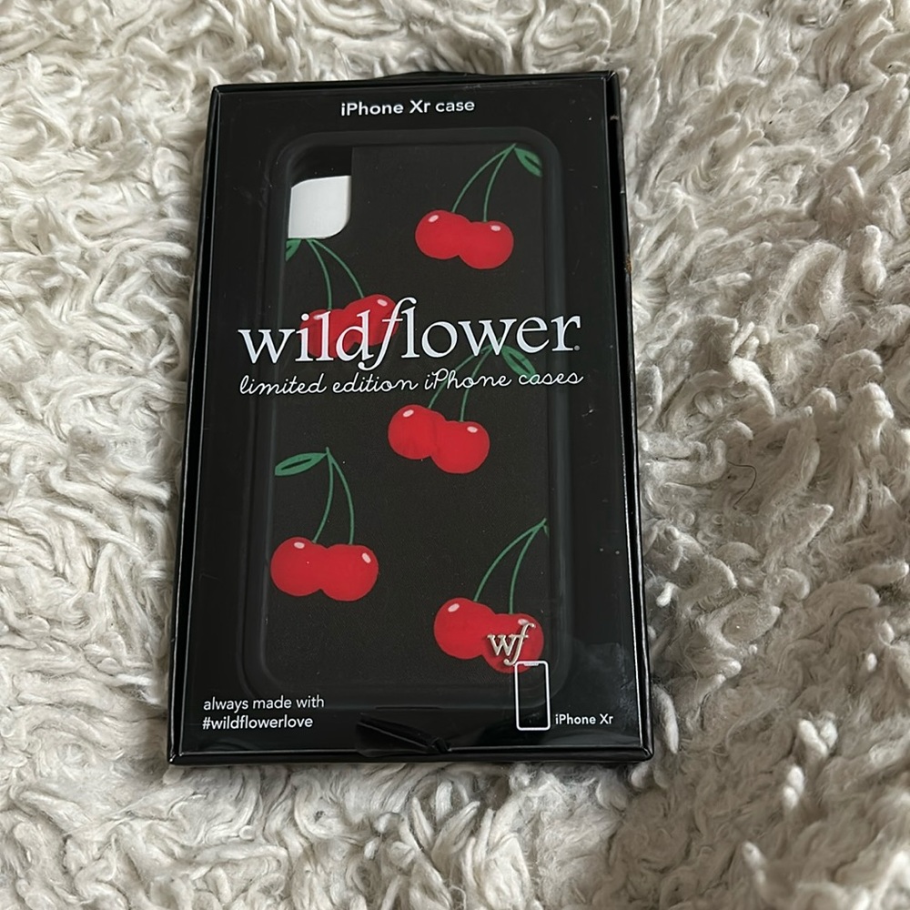 SOLD!! NEW!! IPHONE XR Case